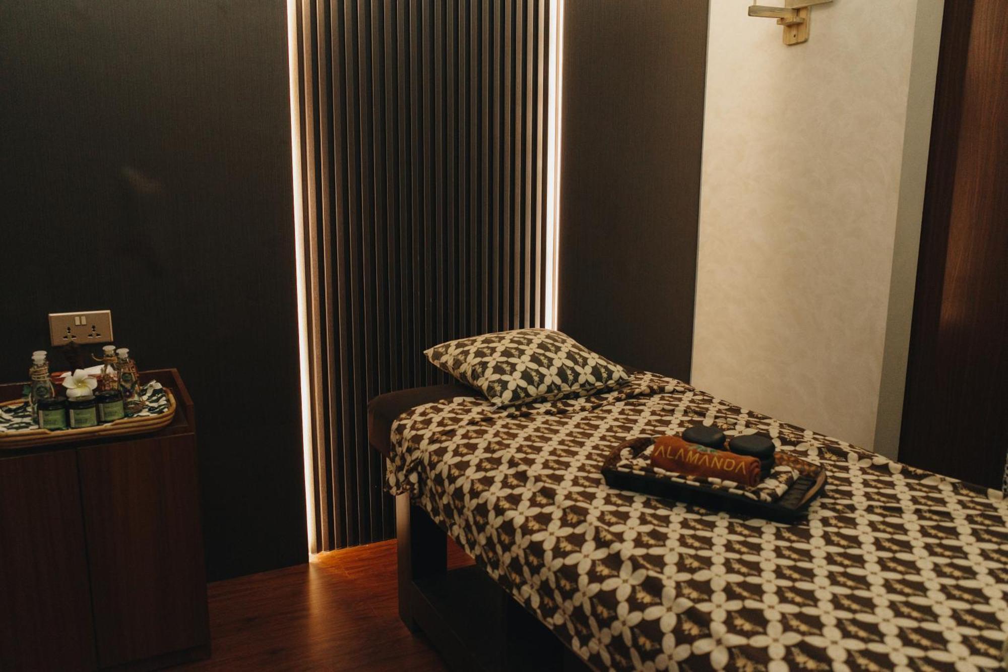 Batam Harbour Boutique Hotel & Spa Nagoya Kültér fotó