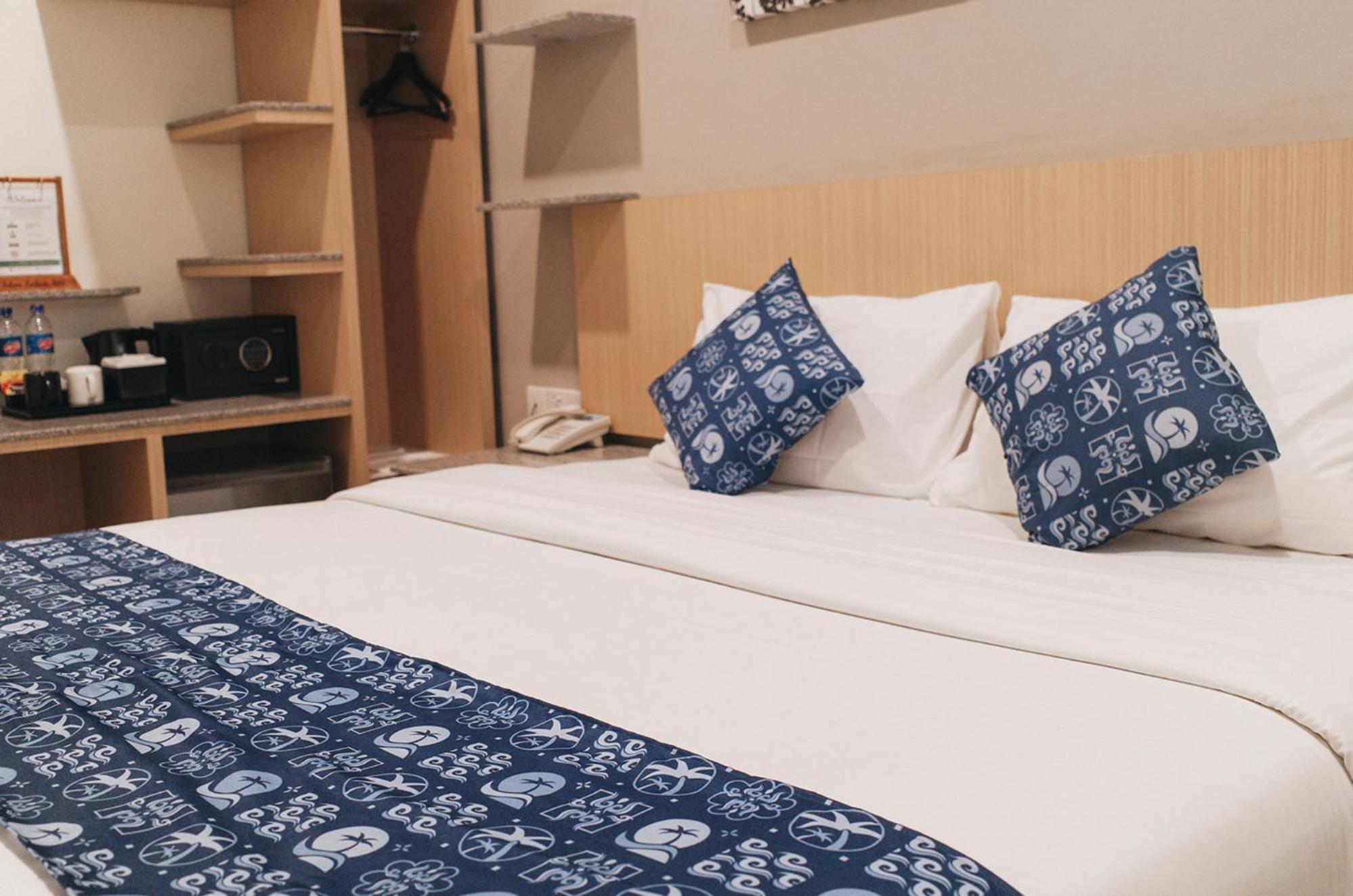 Batam Harbour Boutique Hotel & Spa Nagoya Szoba fotó