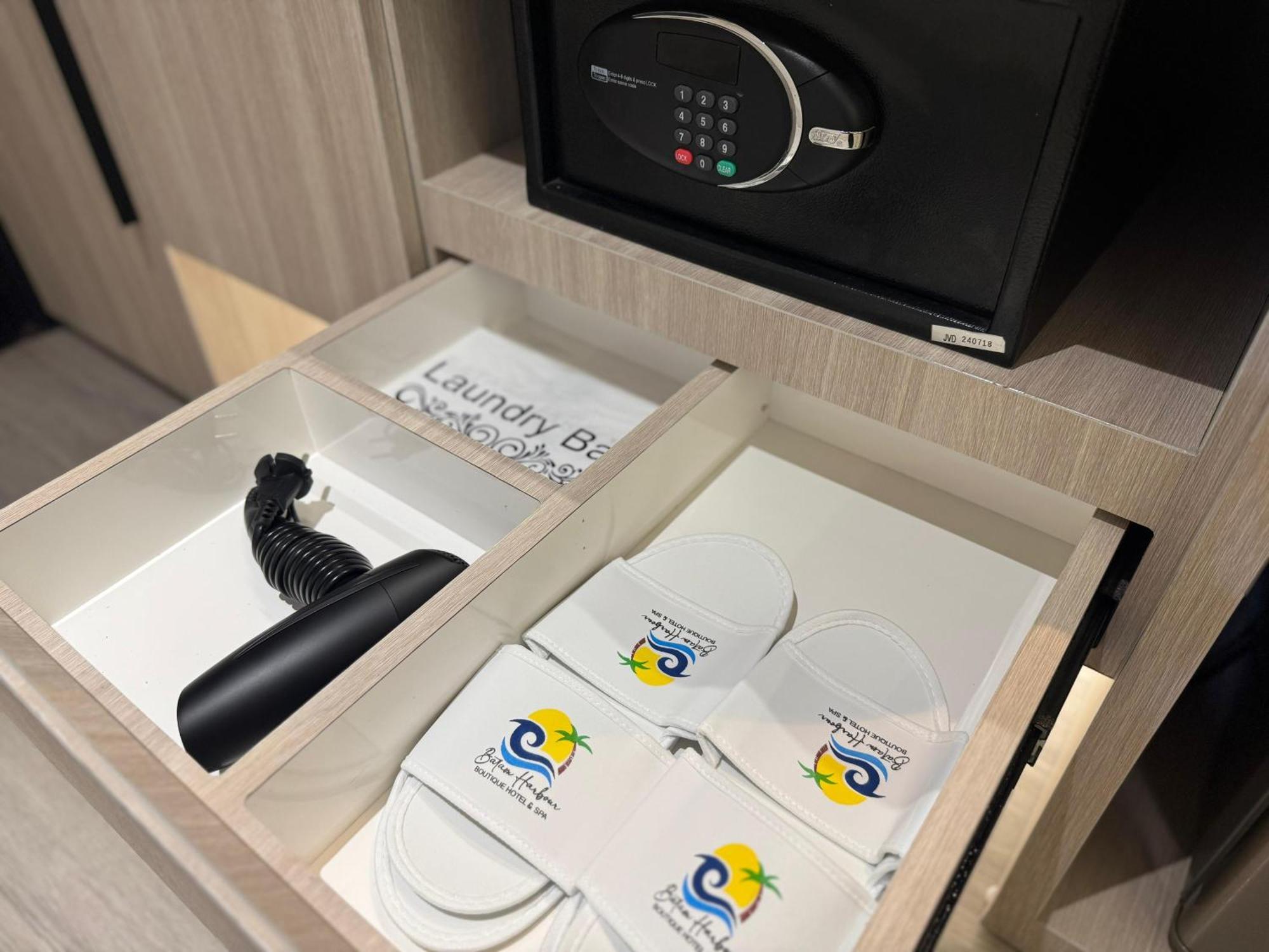 Batam Harbour Boutique Hotel & Spa Nagoya Szoba fotó